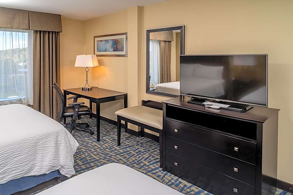 Holiday Inn Express & Suites Lebanon By IHG