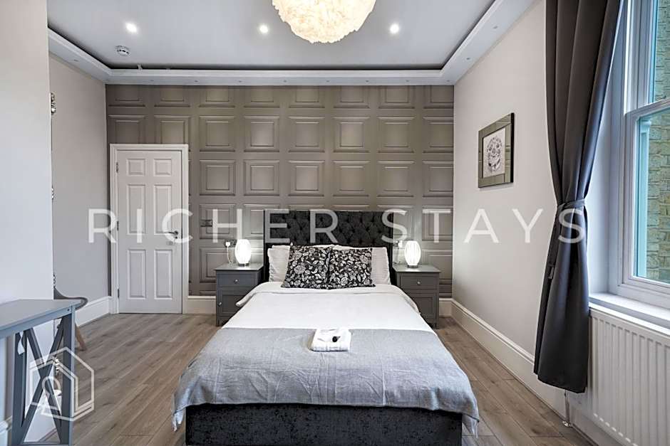 Hackney Suites - En-suite rooms & amenities