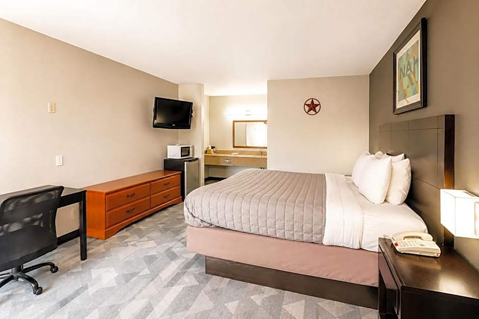 Freer Executive inn and Studios