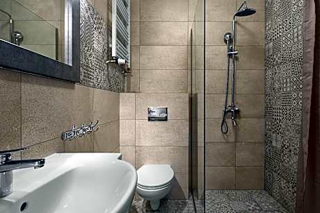 One-Bedroom Apartment with Balcony