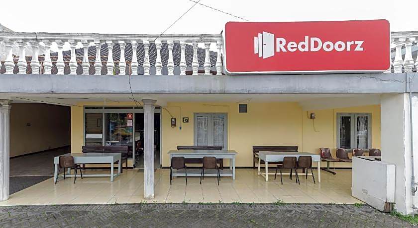 OYO 1289 Cbr Residence