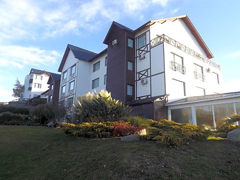 Xelena Hotel & Suites