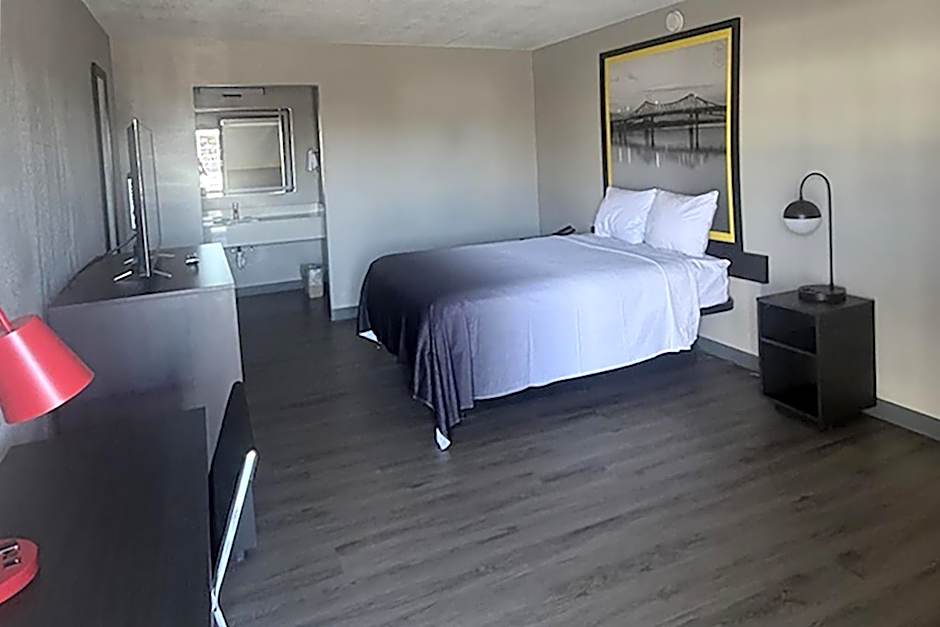 Super 8 by Wyndham Birmingham Downtown