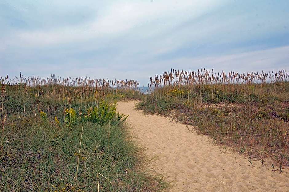 Days Inn by Wyndham Kill Devil Hills Oceanfront - Wilbur