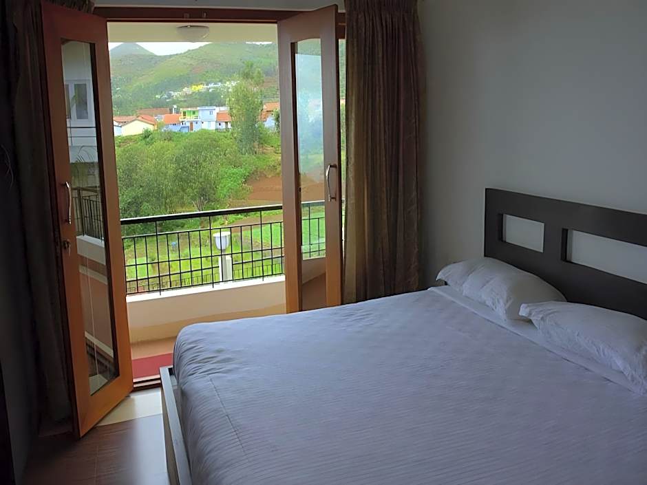 Mount 'n' Mist Hotel