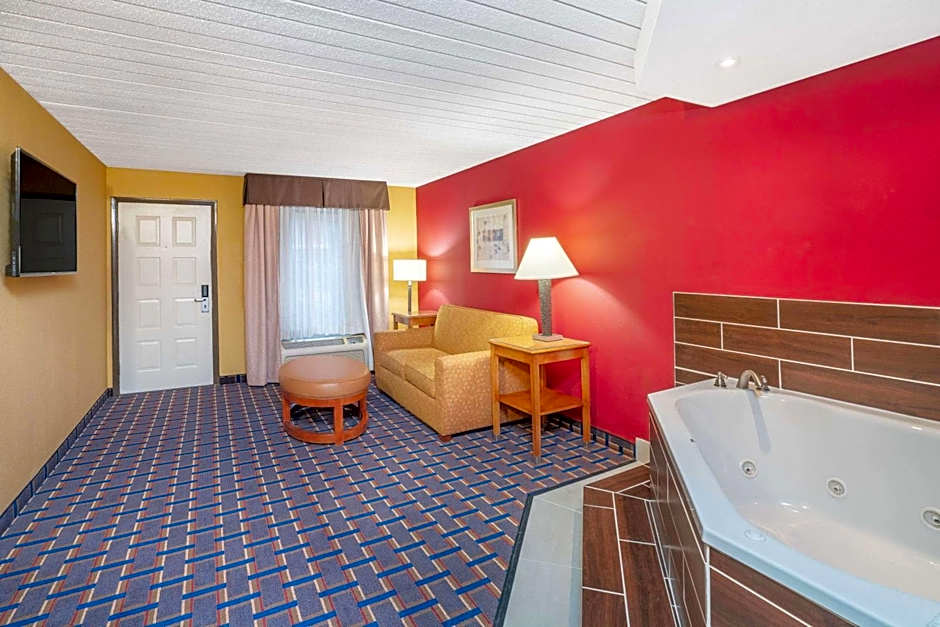 Baymont by Wyndham Knoxville I-75