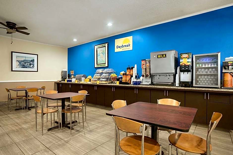 Days Inn by Wyndham Hardeeville/ I-95 State Line