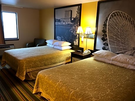 Twin Room with 2 Queen Beds, Non-Smoking
