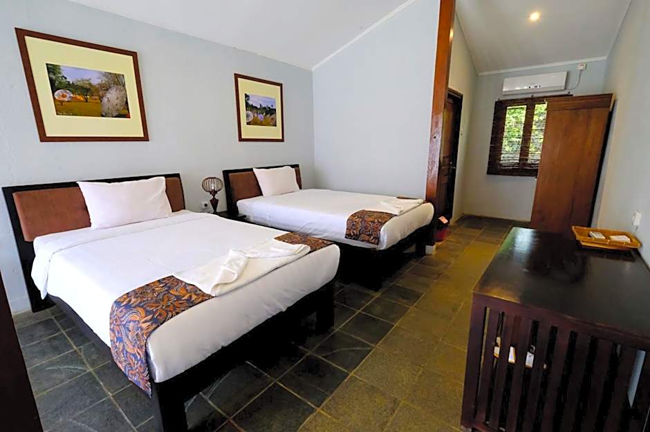The Nalaya Hotel & Resto