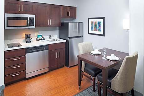 1 King 2 Dbl Beds 2 Bdrm 2 Bath Suite Nonsmok