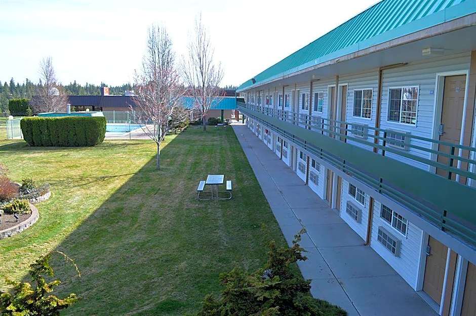 Econo Lodge Inn & Suites Spokane  Airport