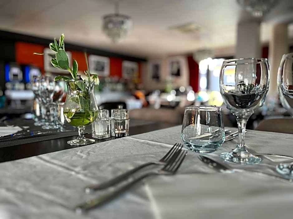 Hotel Acadie Eragny ( ex Comfort Hotel)