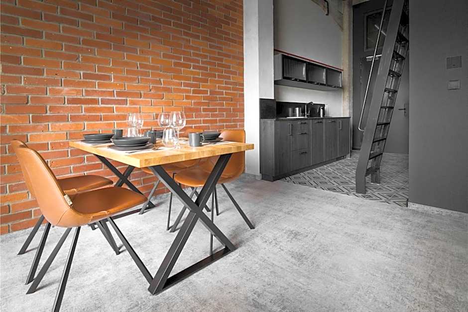 MONTOWNIA Lofts & Experience