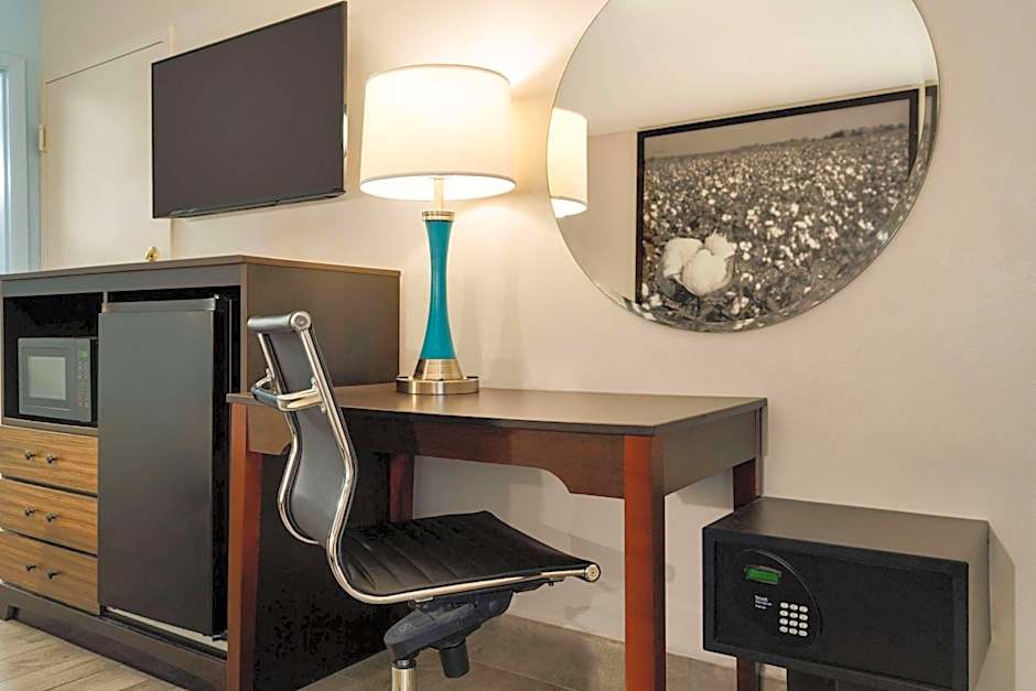 Super 8 by Wyndham Ocean Springs Biloxi