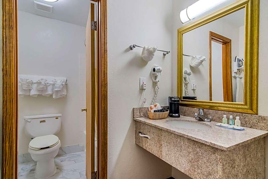 Quality Inn Marietta near Dobbins ARB