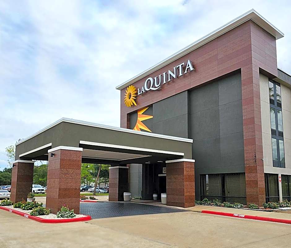 La Quinta Inn & Suites by Wyndham Houston Stafford Sugarland
