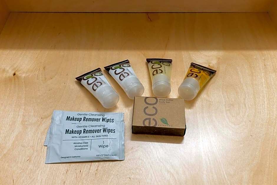 Paid Garage Parking- King Bed-balcony Wd 55" Tv