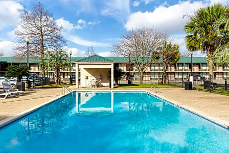 Port Allen Inn