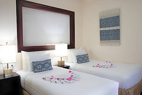 Deluxe Twin Room with Balcony