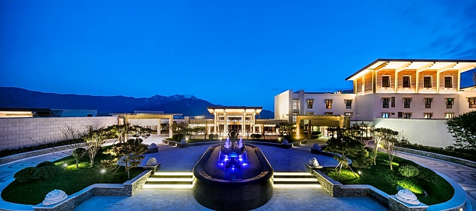 Banyan Tree Jiuzhaigou