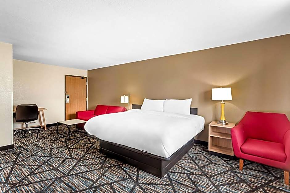 Quality Inn & Suites Howe - Sturgis