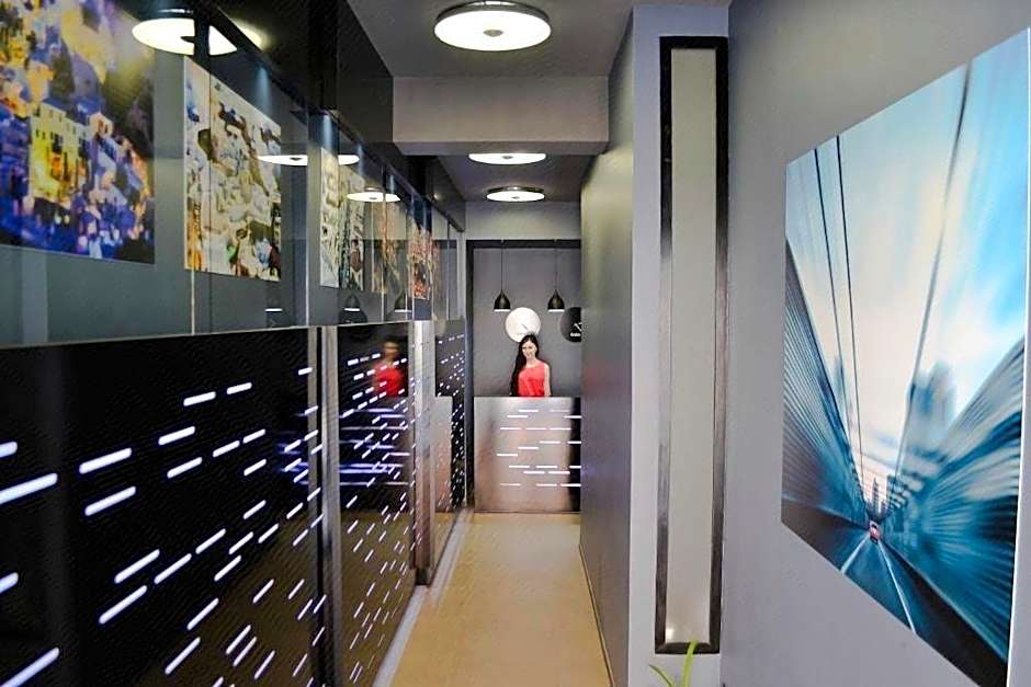 Elysium Gallery Hotel