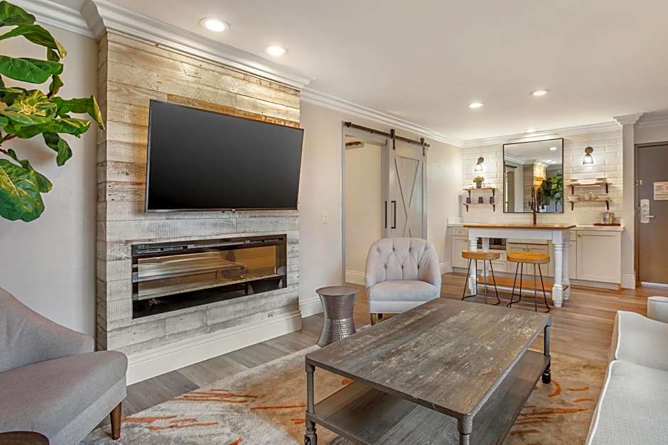 Dry Creek Inn MOD Collection by Sonesta