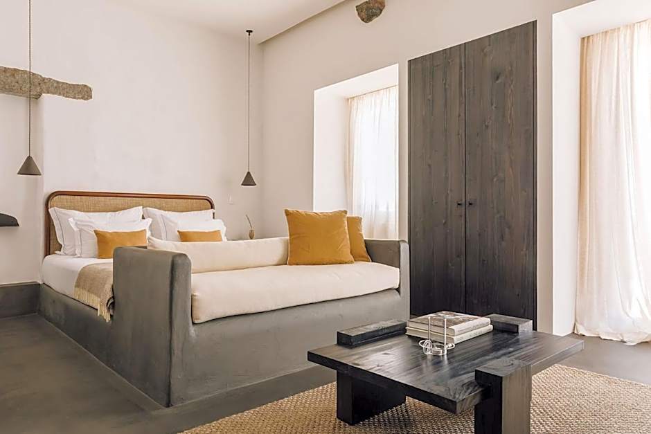 White Exclusive Suites & Villas