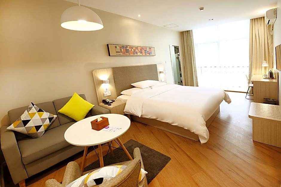 Hanting Hotel Shanghai Longbai Xincun Metro Station