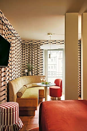 Interconnecting Studio