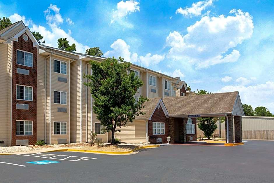 Microtel Inn & Suites by Wyndham Augusta Riverwatch