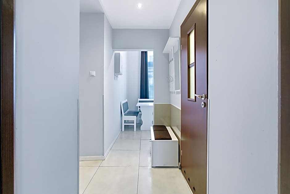 Queen Apartments