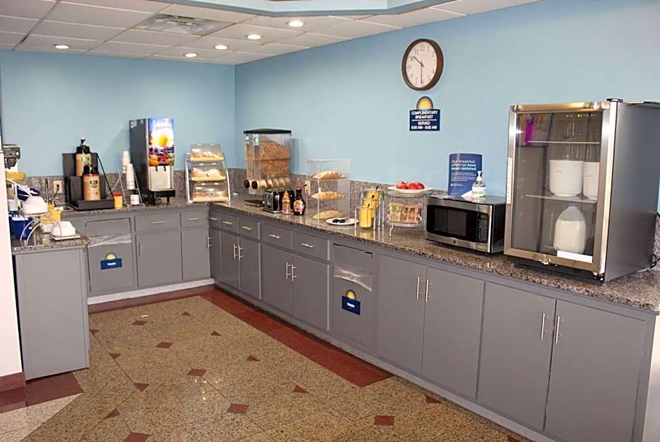 Days Inn by Wyndham Franklin