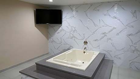 King Suite with Spa Bath
