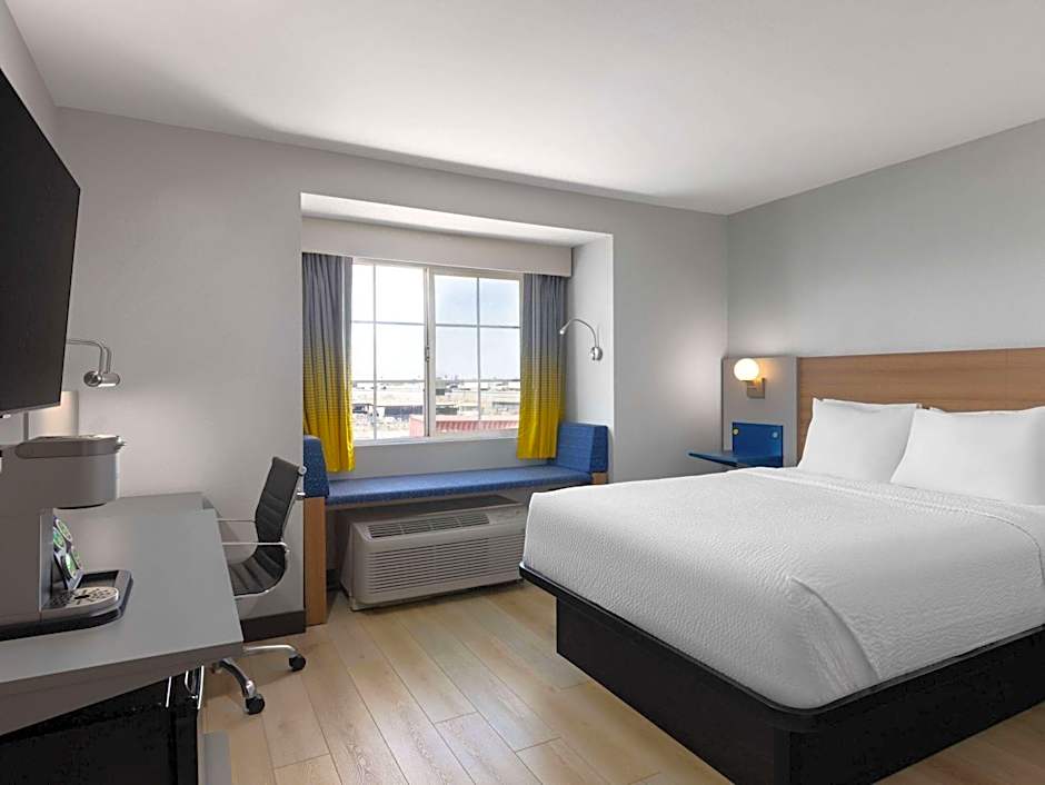 Microtel Inn & Suites By Wyndham Tracy