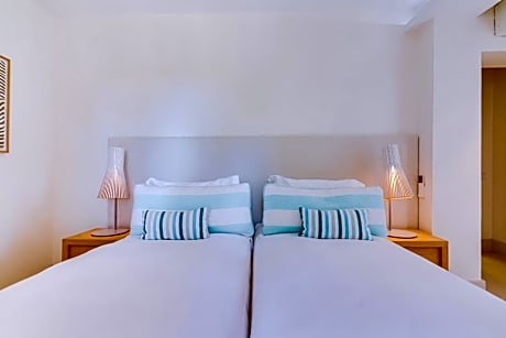 Deluxe Four-Bedroom Townhouse