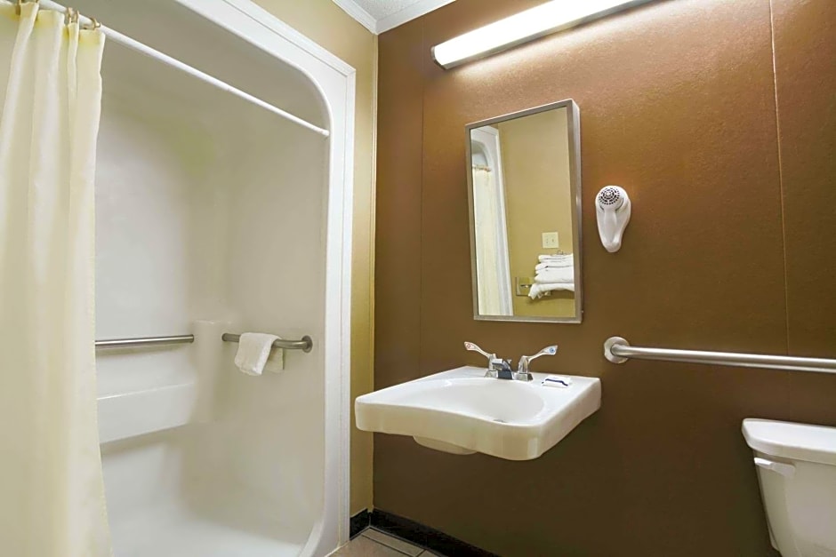 Microtel Inn & Suites by Wyndham Columbia Two Notch Rd Area