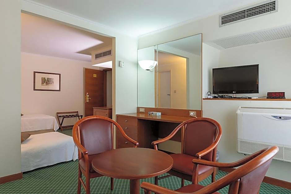 Best Western Plus Hotel Plaza