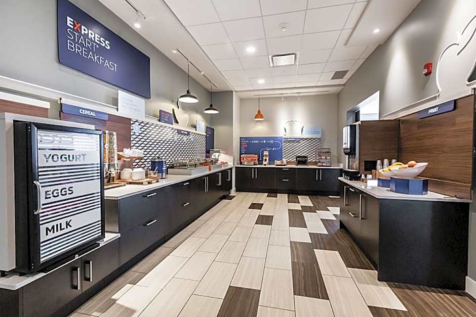 Holiday Inn Express & Suites Edmonton N - St. Albert By IHG