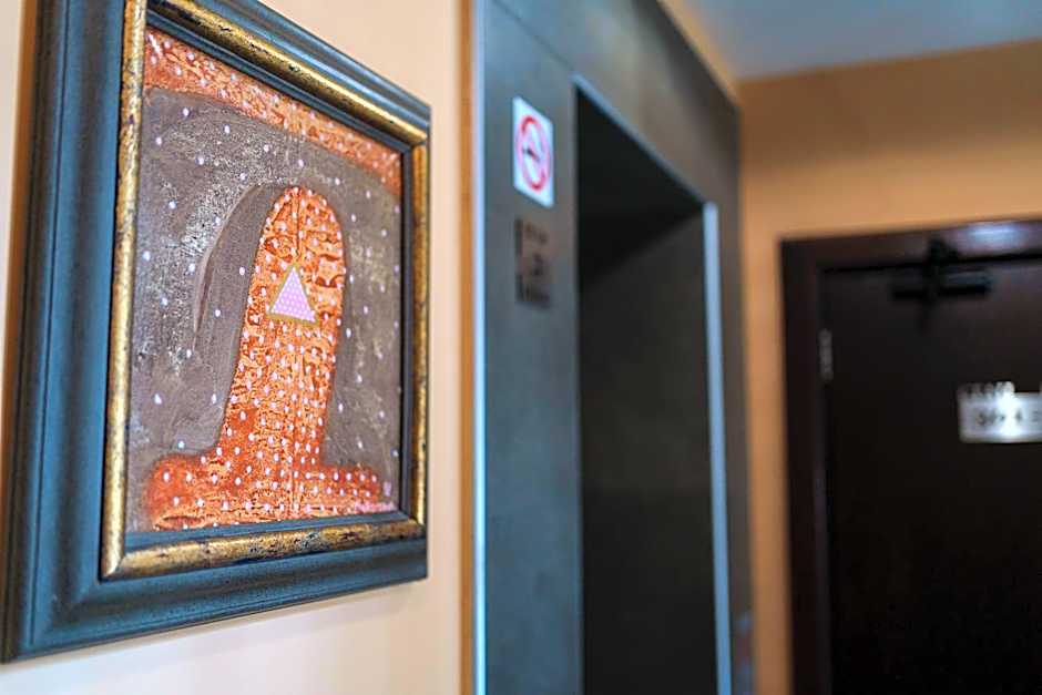 Hotel Ego - Parking Available - Top Central Location