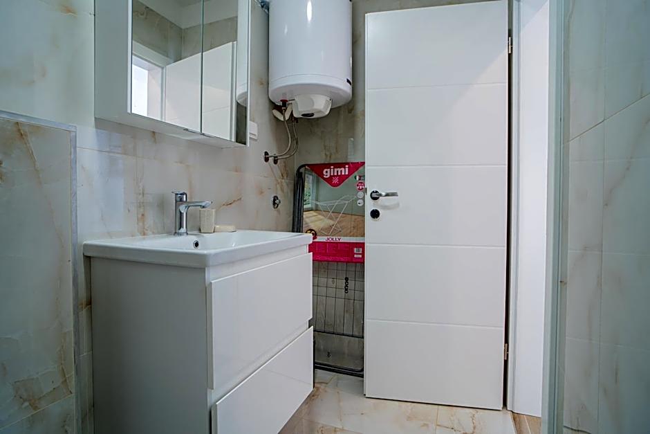 Tisno Laurel Apartments