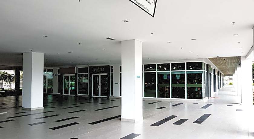 Holi 1Medini Suites Legoland