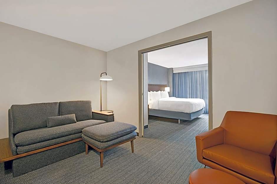 Courtyard by Marriott Chicago Elmhurst/Oakbrook Area