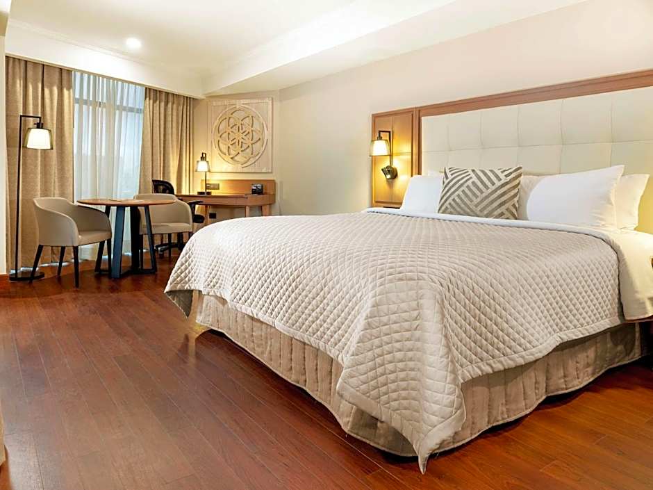 MS Milenium Monterrey, Curio Collection by Hilton