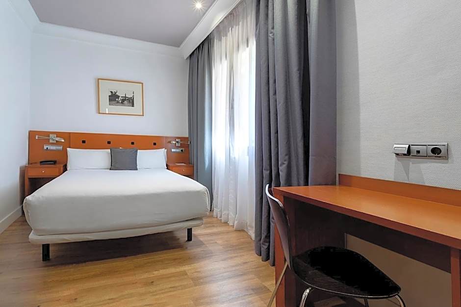 Petit Palace Cliper-Gran Via