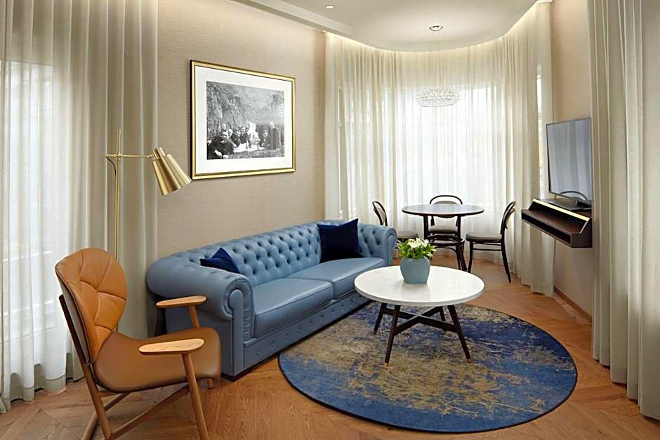 Reykjavik Consulate Hotel, Curio Collection by Hilton
