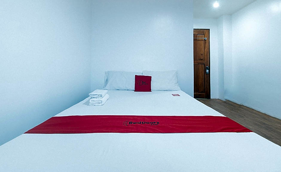 RedDoorz @ Mina's Place 2 Banez Ville Tacloban