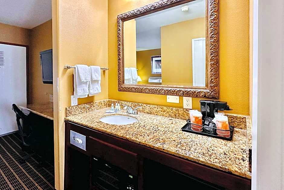 Quality Inn & Suites Westminster - Seal Beach Westminster