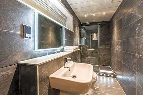 Superior Family Room