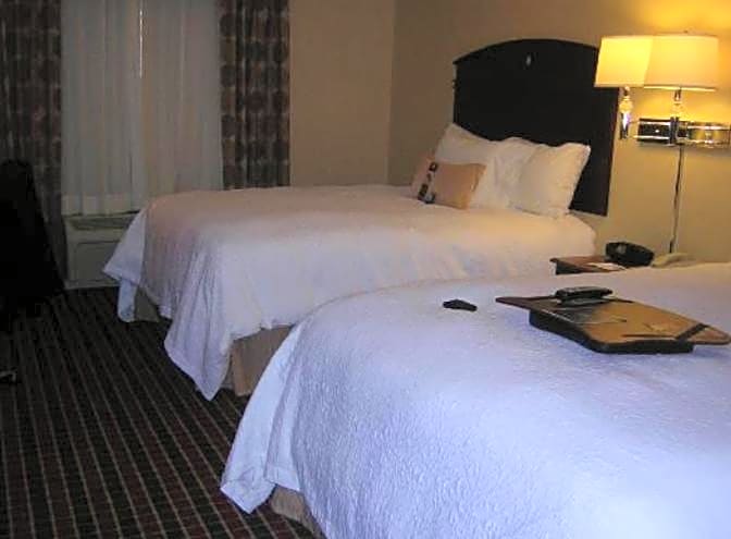 Hampton Inn & Suites Dayton-Airport
